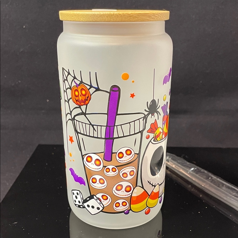 Nightmare Before Christmas-Themed Glass Tumbler with Bamboo Lid - Picture 3 of 5